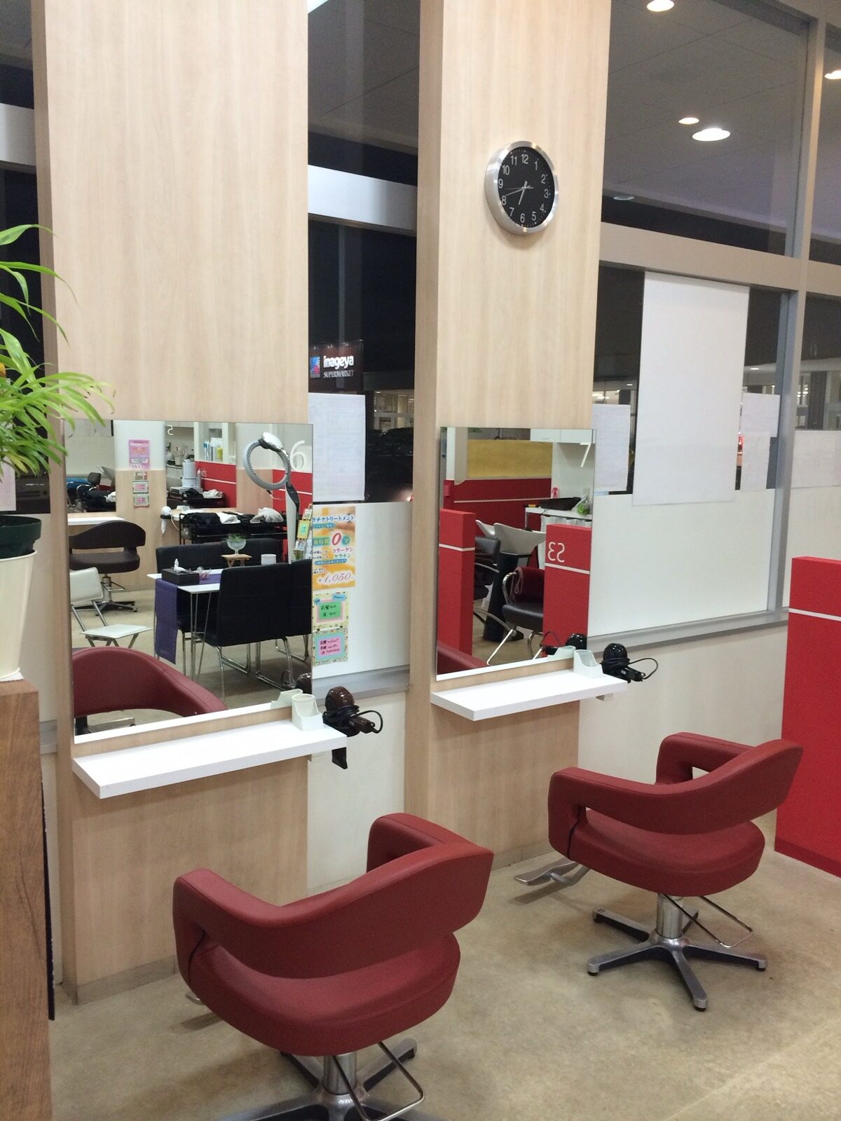 SMILE HAIR 小平店の店内写真